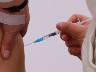 Ministerio de Salud implementará "a la brevedad" una tercera dosis de la vacuna contra el Covid-19