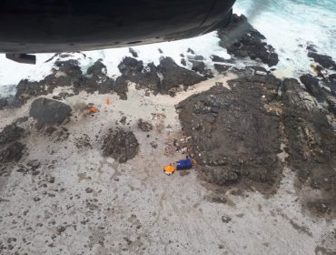 Rescatan a seis pescadores que naufragaron tras chocar contra roqueríos en Coquimbo: dos siguen desaparecidos