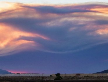 Qué es el infernal "dragón de nubes" que se forma sobre los incendios que arrasan el oeste de EE.UU.