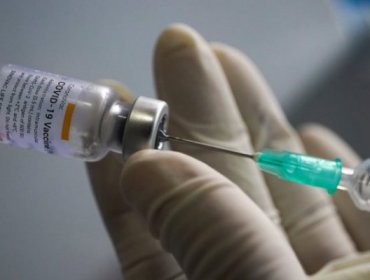Estudio UC indica que inmunidad de la vacuna Sinovac se sigue detectando a seis meses de la primera dosis