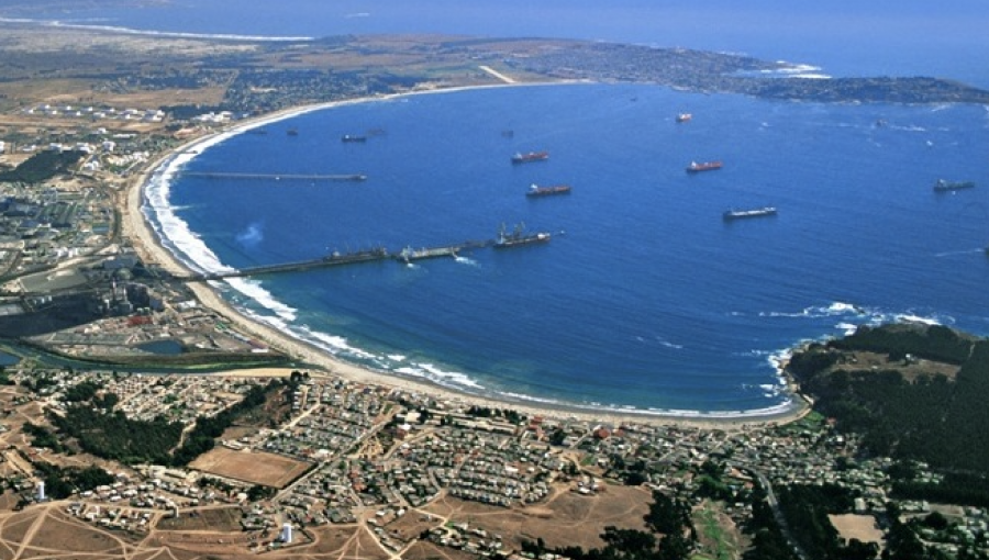 Buque no puede recalar en Quintero porque su capitán es sospechoso de portar la variante Delta del Covid-19