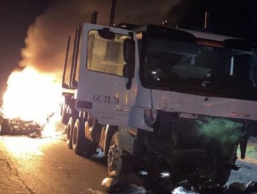 Dos personas mueren calcinadas tras accidente vehicular en la Ruta de la Madera del Biobío