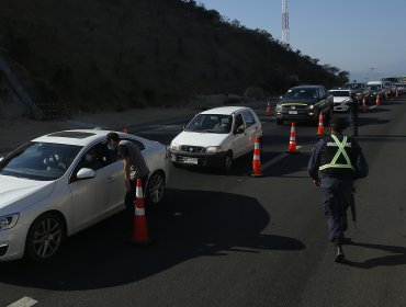 Congestión en carreteras y aduanas sanitarias marcan el inicio de fin de semana largo