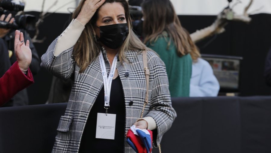 Teresa Marinovic protagoniza nueva polémica en la Convención: piden que ceda su cupo tras tuit contra Linconao