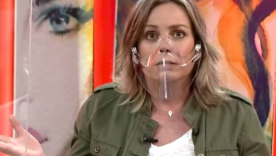 Claudia Conversa es criticada por comentario racista en "Milf": "Es una señora 'de color'"