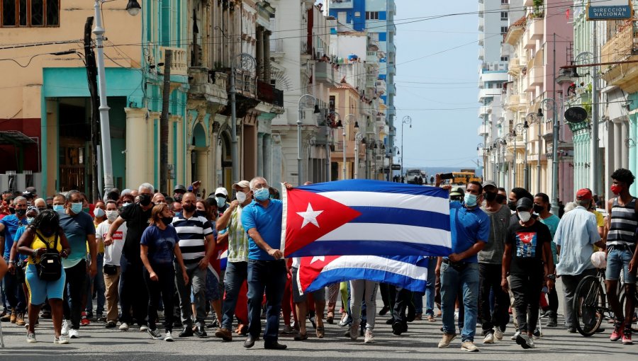 Condenan a prisión a 12 personas detenidas en las recientes manifestaciones en Cuba