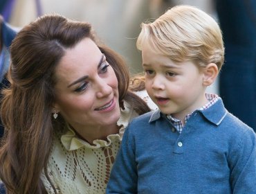 Príncipe George cumplió ocho años, y su madre Kate Middleton lo celebró con una inédita fotografía