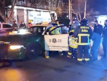 Patrulla policial protagonizó violenta colisión con un vehículo particular en Ñuñoa