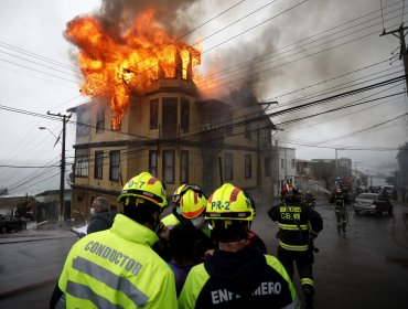 Incendio en Playa Ancha afectó a Residencia de Adultos Mayores: 28 evacuados