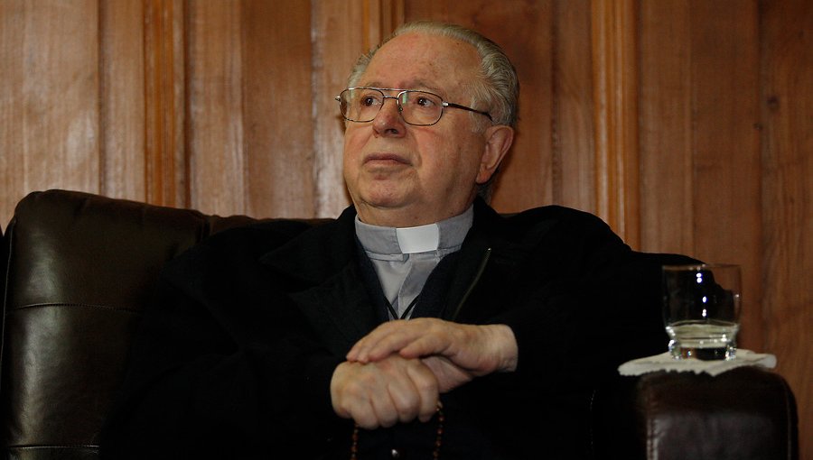 Arzobispado de Santiago por muerte de Karadima: "Acompañamos de cerca a las víctimas sobrevivientes"