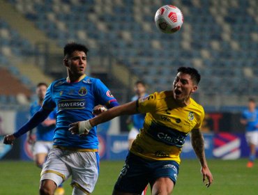 Everton venció en un disputado encuentro a Audax y se suma a la pelea por el título