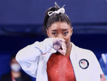 Simone Biles abandona la final por equipos y abre ola de especulaciones