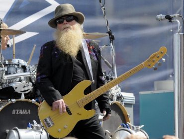 Muere Dusty Hill, el legendario bajista de la banda ZZ Top a los 72 años