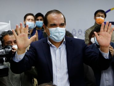 Carlos Maldonado se inscribe en consulta ciudadana de Unidad Constituyente: "Este es el camino"