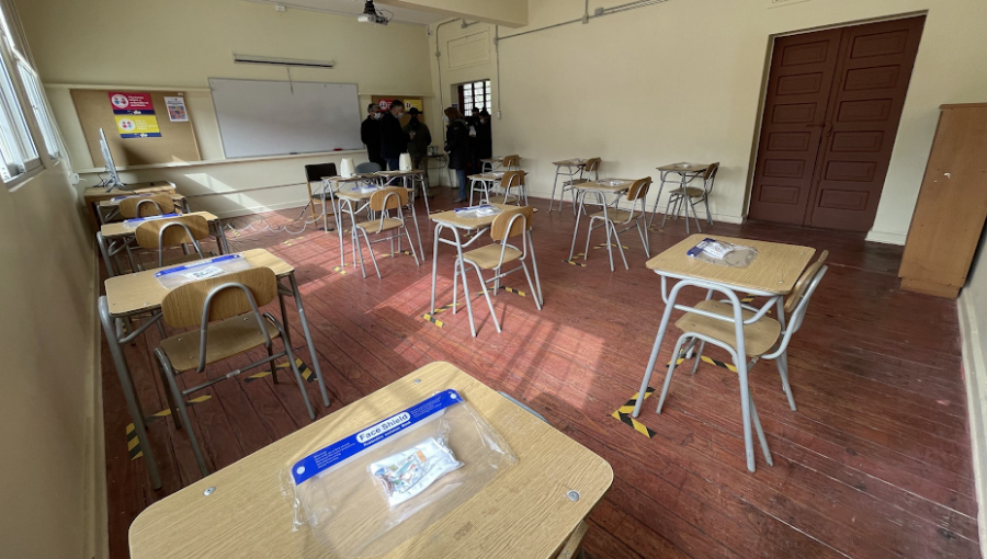 Colegios municipales de Limache vuelven a clases bajo medidas tecnológicas y sanitarias