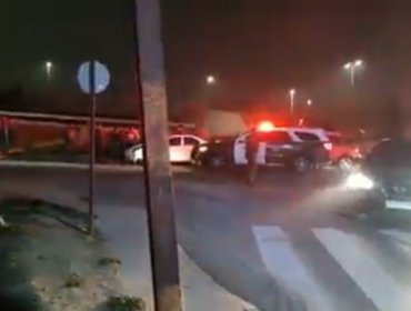 Vehículo colisiona a retén móvil tras intentar evadir control en Quilpué: dos carabineros lesionados