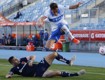 La "U" dejó en jaque a la "UC" y se quedó con el clásico con gran actuación de Larrivey