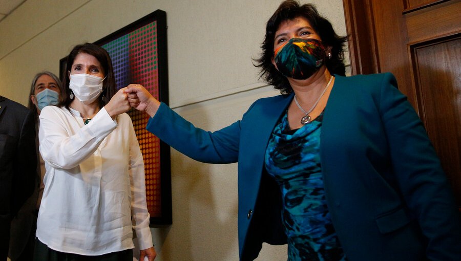 Paula Narváez y Yasna Provoste se enfrentan en primer debate televisado de Unidad Constituyente