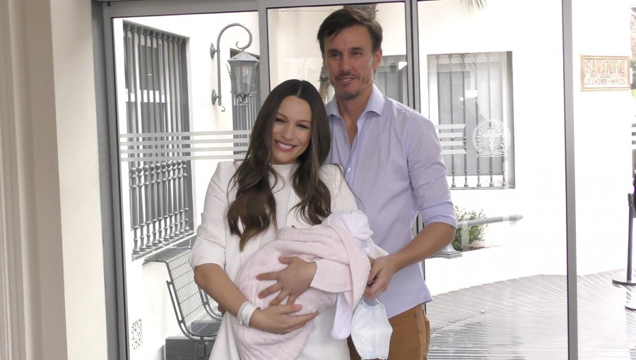 Carolina "Pampita" Ardohaín volvió a sus labores a tan solo 11 días del nacimiento de su quinta hija