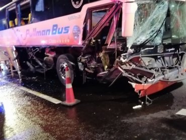 Carga de camión cae contra bus dejando cuatro lesionados en túnel Zapata: chofer conducía sin licencia correpondiente