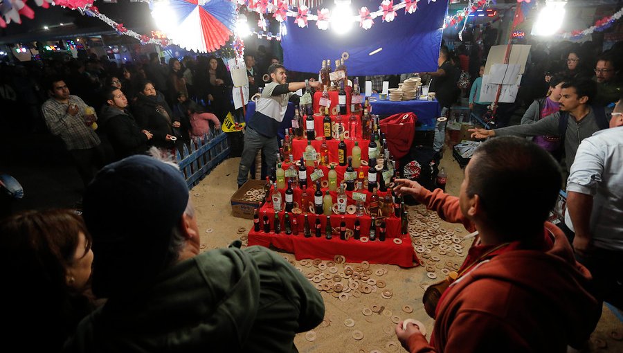 Alcaldesa de Ñuñoa priorizará la "economía local" por sobre las tradicionales fondas