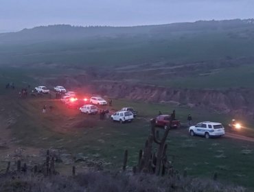 Encuentran cuerpo que correspondería a uno de los pescadores que naufragaron en Bucalemu