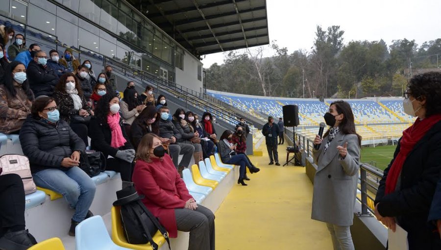 Viña del Mar evalúa junto a la comunidad educativa posible retorno a clases presenciales en establecimientos municipales