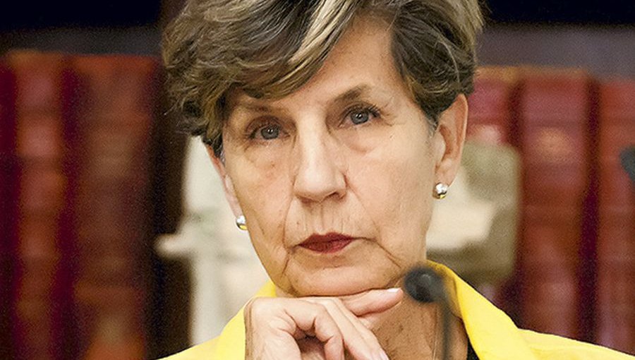 Senadora Allende tilda de "determinante" la implementación del monitoreo telemático para disminuir la violencia de género