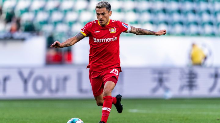 Aránguiz fue titular en goleada y clasificación del Leverkusen por Copa Alemana