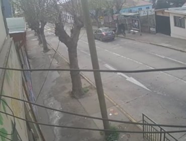 Mujer fue arrastrada varios metros por delincuentes tras intento de robo de su teléfono en Valparaíso