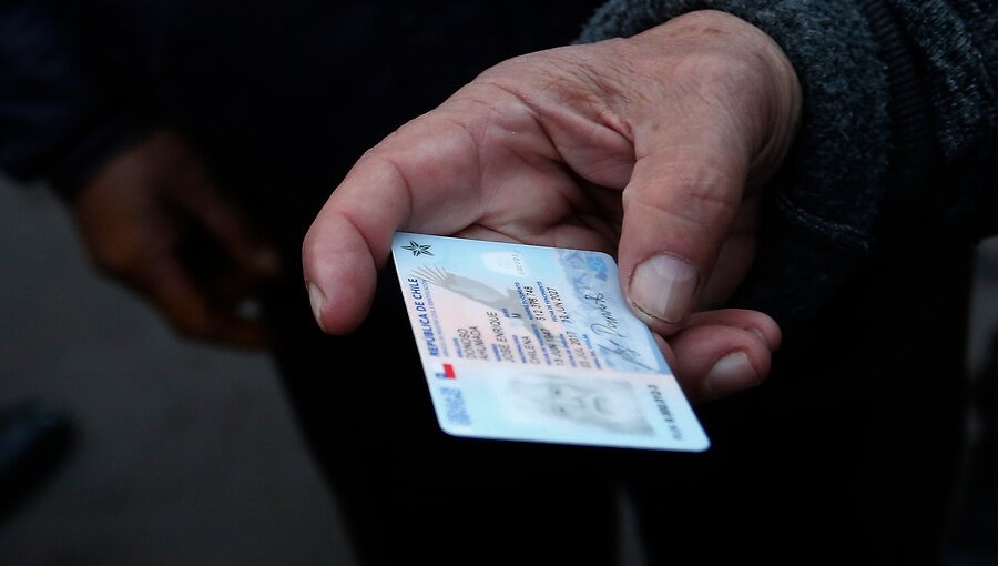 Polémica genera posible licitación a empresa china para fabricar nuevos pasaportes y cédulas de identidad