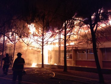 Incendio afectó a dependencias del campus San Joaquín de la Universidad Católica