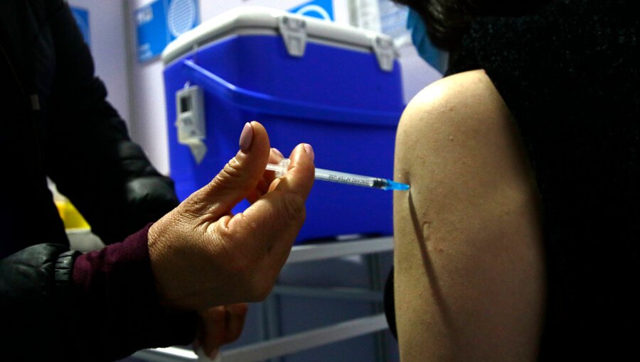 Informe ratifica que personas no vacunadas se contagian, se agravan y mueren más que los inoculados