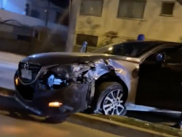 Mujer perdió la consciencia luego de colisión que involucró a cinco vehículos y una motocicleta en Viña del Mar