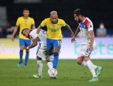 Brasil entregó nómina para duelo ante Chile con Neymar a la cabeza y el regreso de Dani Alves
