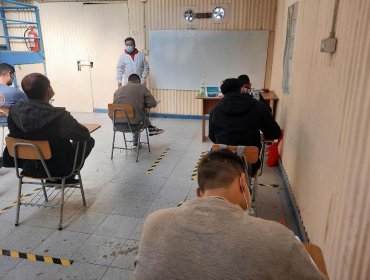 Cerca de 1.500 reclusos de la cárcel de Limache volvieron a las clases presenciales