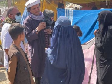 "Los talibanes entraron a mi hotel": El periodista chileno atrapado en medio de la caída de Kabul en Afganistán