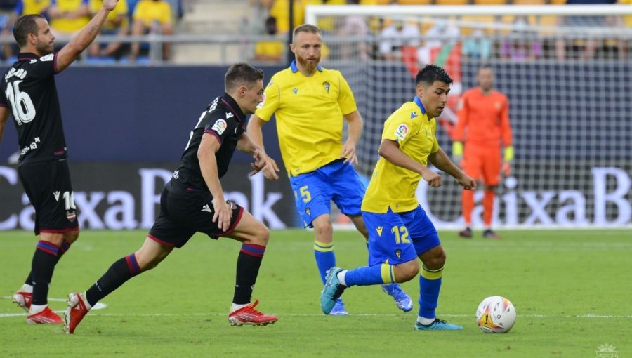 Tomás Alarcón se llenó de elogios tras debutar en la liga española con el Cádiz