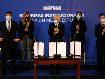 Presidente Piñera firma proyectos de ley de reformas institucionales para la modernización del Estado