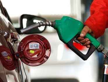 Precio de las bencinas de 93 y 97 octanos registrarán una leve baja a partir de este jueves 19