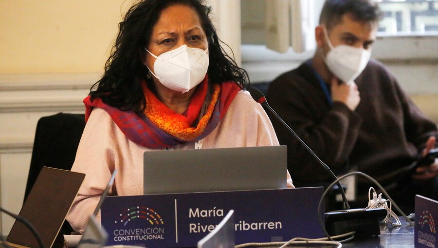 Nueva baja en La Lista del Pueblo: Constituyente María Rivera anunció su salida de la colectividad
