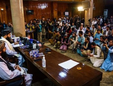 Afganistán: el misterioso portavoz del Talibán que por fin mostró su cara en público