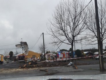 Al menos 20 viviendas resultan con daños tras paso de supuesto "tornado" en Tucapel