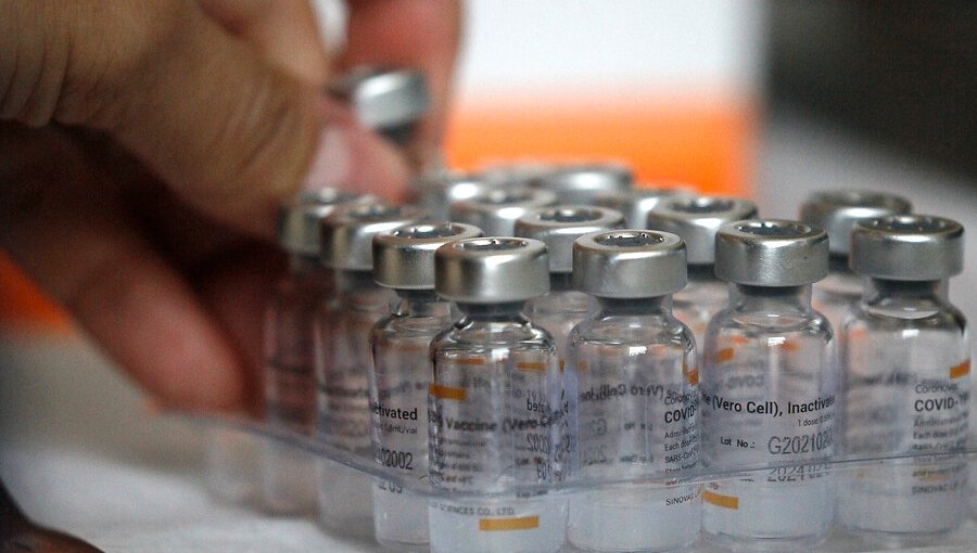 Más de 3,7 millones de vacunas contra el Covid-19 arribarán a Chile "durante las próximas semanas"