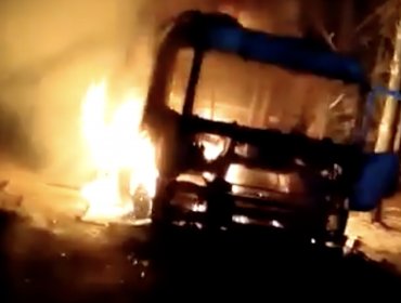 Siete camiones de empresa forestal resultaron quemados tras ataque incendiario en Quilleco