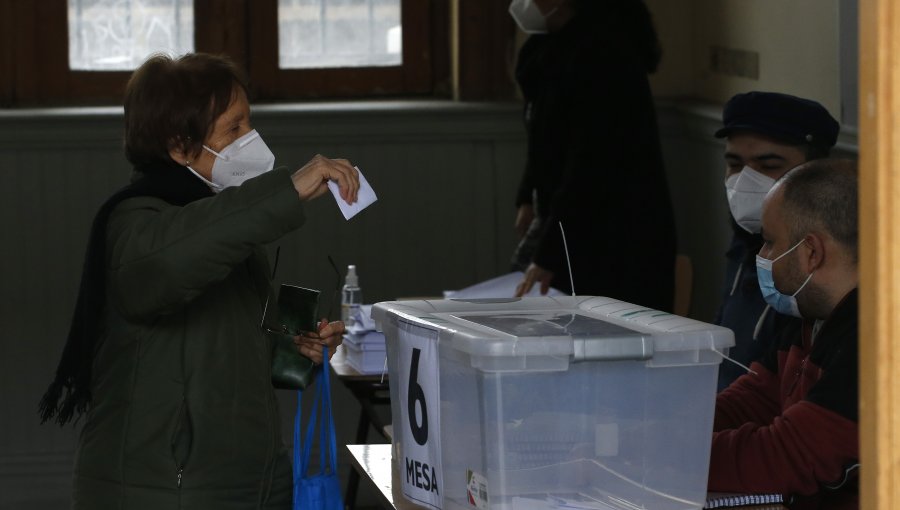 Cierran mesas: Unidad Constituyente comienza con conteo de votos en locales