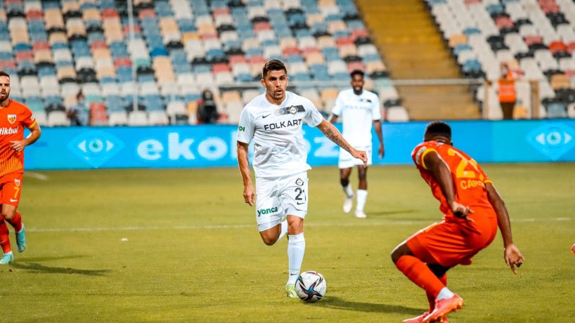 César Pinares y Martín Rodríguez fueron figuras en la goleada del Altay Spor