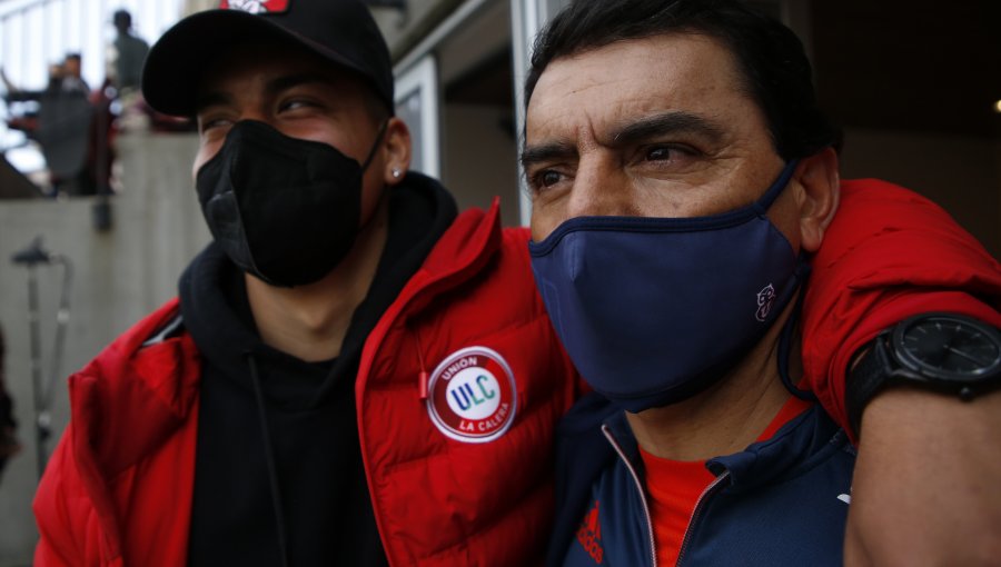 El emotivo encuentro de los Valencia en la previa al duelo entre la U y Unión La Calera