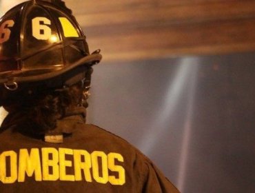 Mujer resulta con quemaduras tras incendio que consumió una vivienda en Reñaca Alto