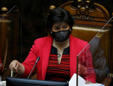 Yasna Provoste renuncia a la presidencia del Senado tras inscribir su candidatura a La Moneda